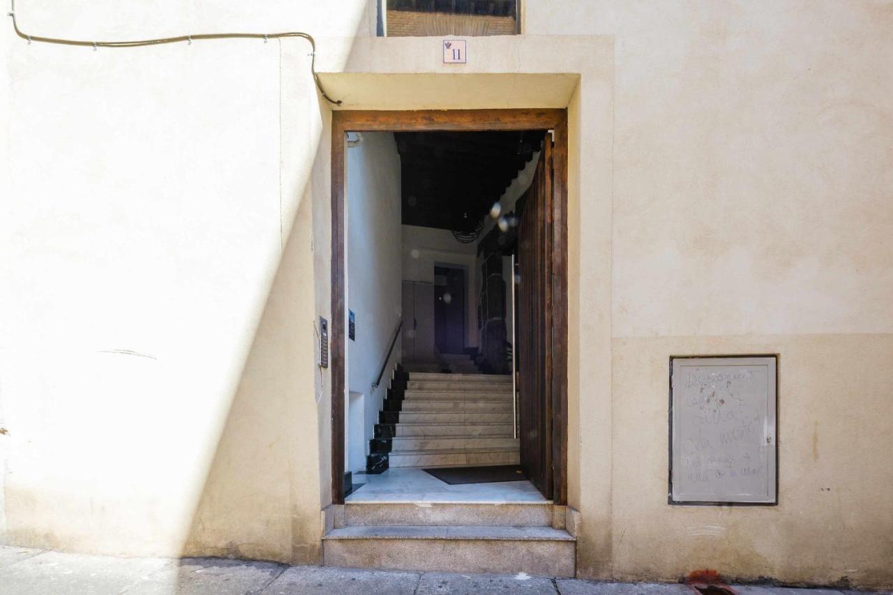 Apartamento Con Patio Junto A La Catedral By Toledo Ap Exterior foto